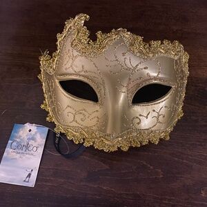 Gold mask
